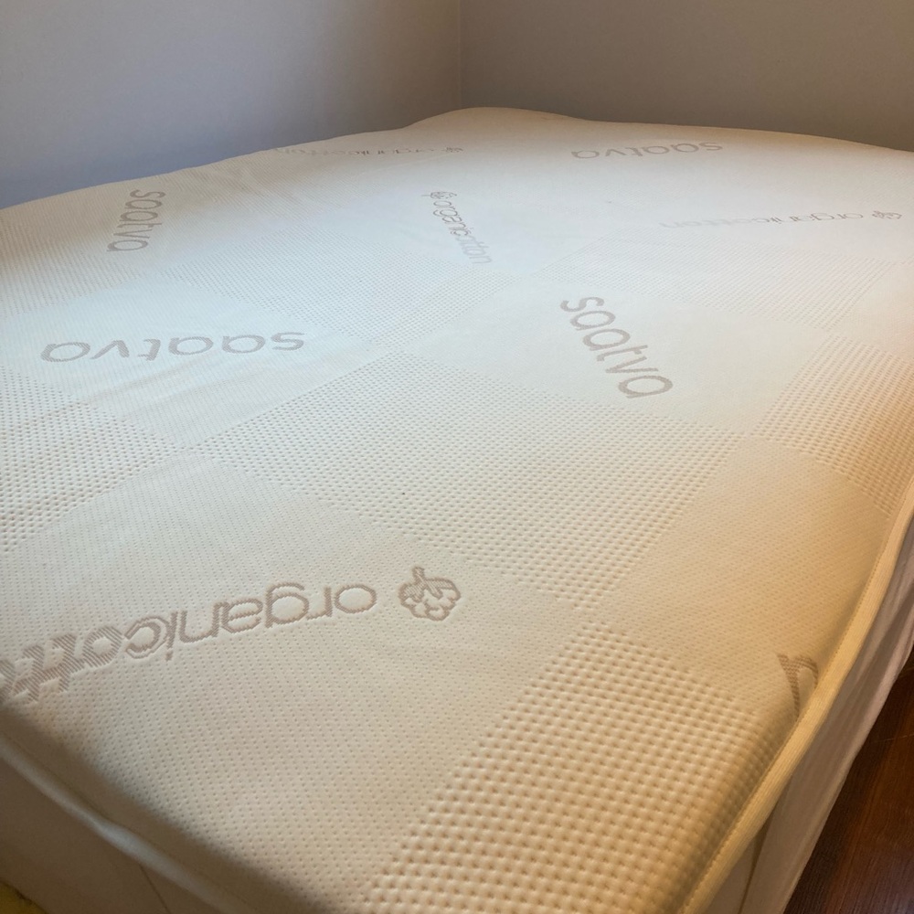 Latex Mattress Topper With Organic Cotton Cover